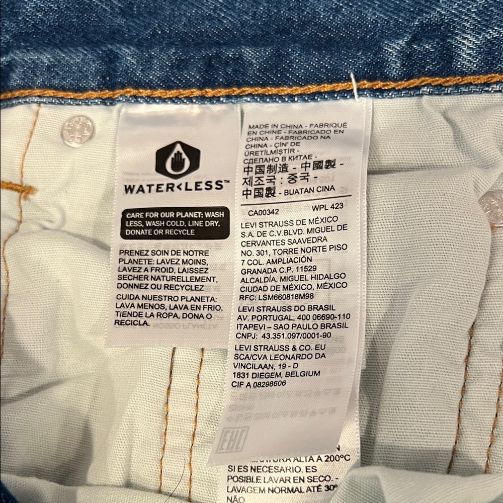 Levi's 501 Spliced Two-Tone Blue Straight Jeans - Picture 16 of 16